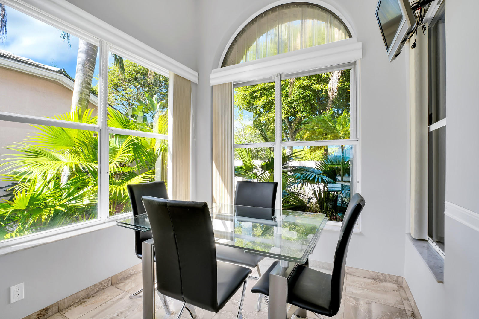 7981 Travelers Tree Drive Boca Raton, FL 33433 - Photo 11 of 37 Breakfast Area