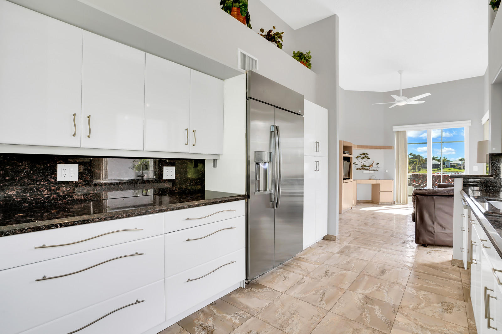 7981 Travelers Tree Drive Boca Raton, FL 33433 - Photo 12 of 37 Kitchen