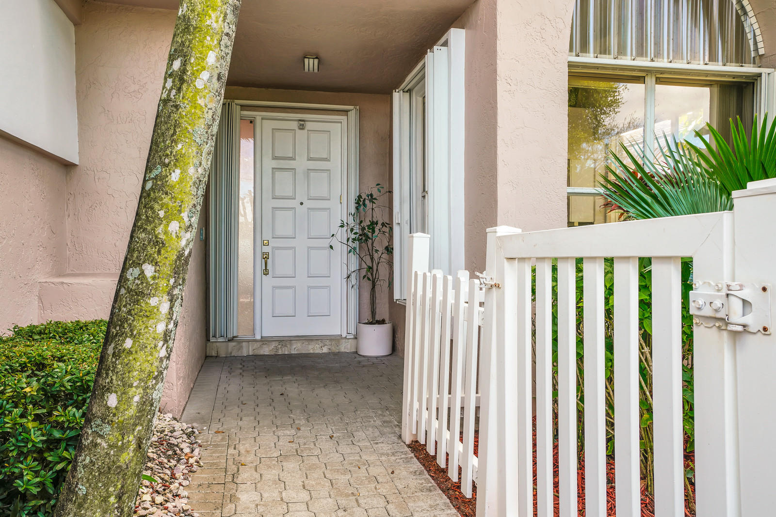 7981 Travelers Tree Drive Boca Raton, FL 33433 - Photo 2 of 37 Entrance