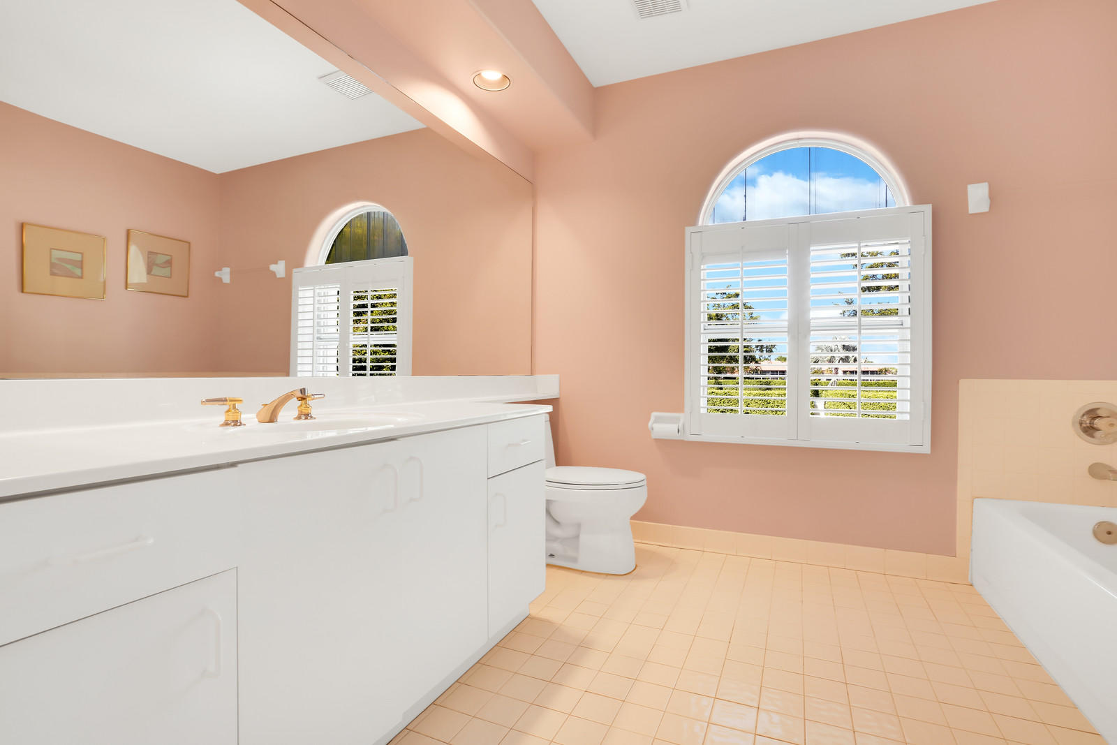 7981 Travelers Tree Drive Boca Raton, FL 33433 - Photo 23 of 37 Bathroom 2
