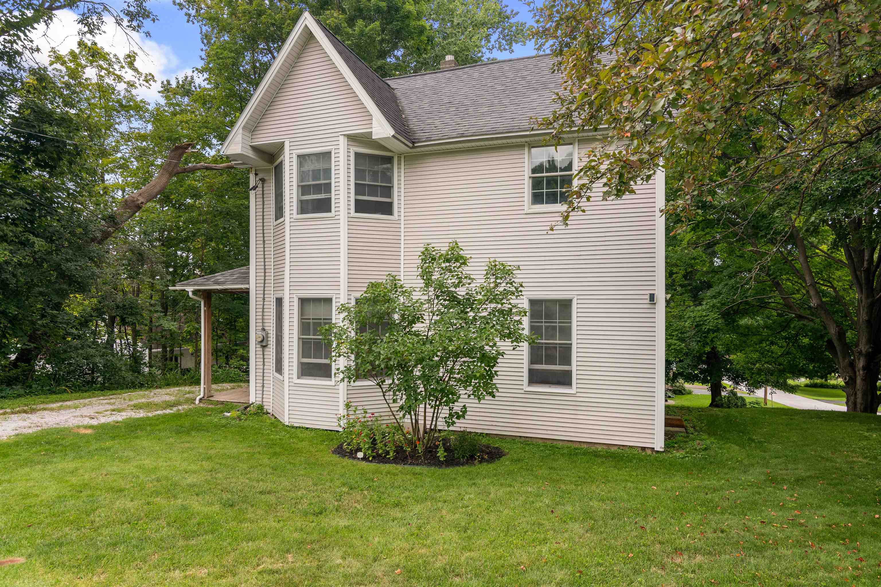 138 High Street St. Albans, VT 05478 - Photo 1 of 28 Gallery Image 1