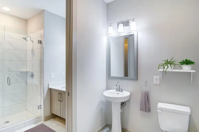 $2,400 | 2144 Peachtree Road, Unit 401, Atlanta, GA 30309