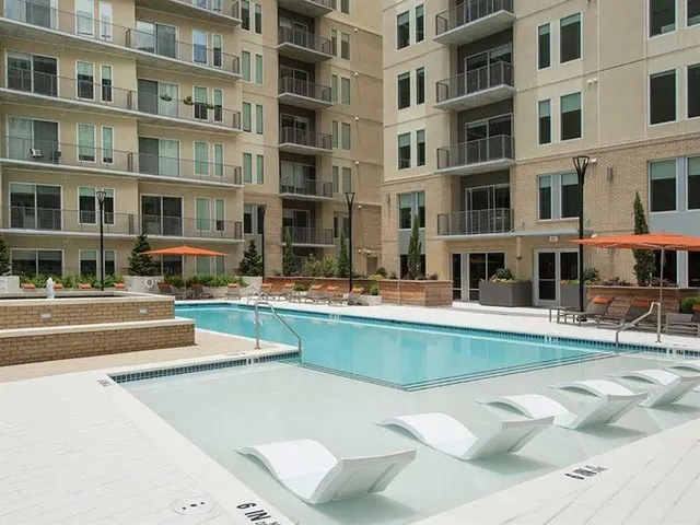 $2,400 | 2144 Peachtree Road, Unit 401, Atlanta, GA 30309