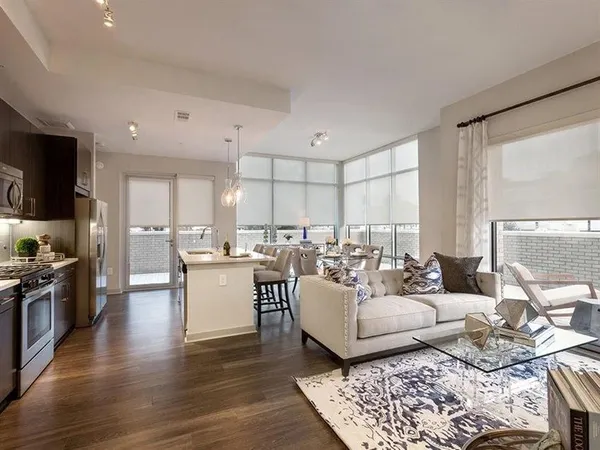 $2,386 | 2144 Peachtree Road, Unit 401, Atlanta, GA 30309