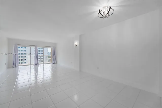 $3,400 | 1980 South Ocean Drive, Unit 18G, Hallandale Beach, FL 33009