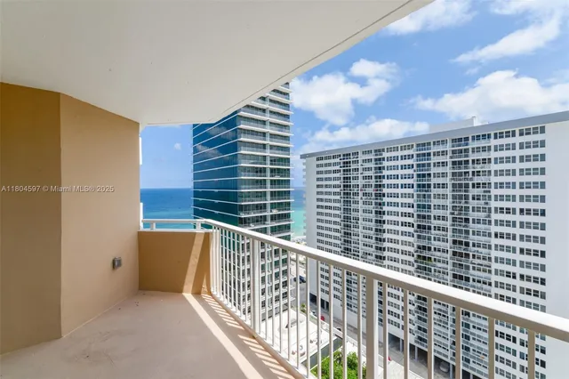 $3,400 | 1980 South Ocean Drive, Unit 18G, Hallandale Beach, FL 33009