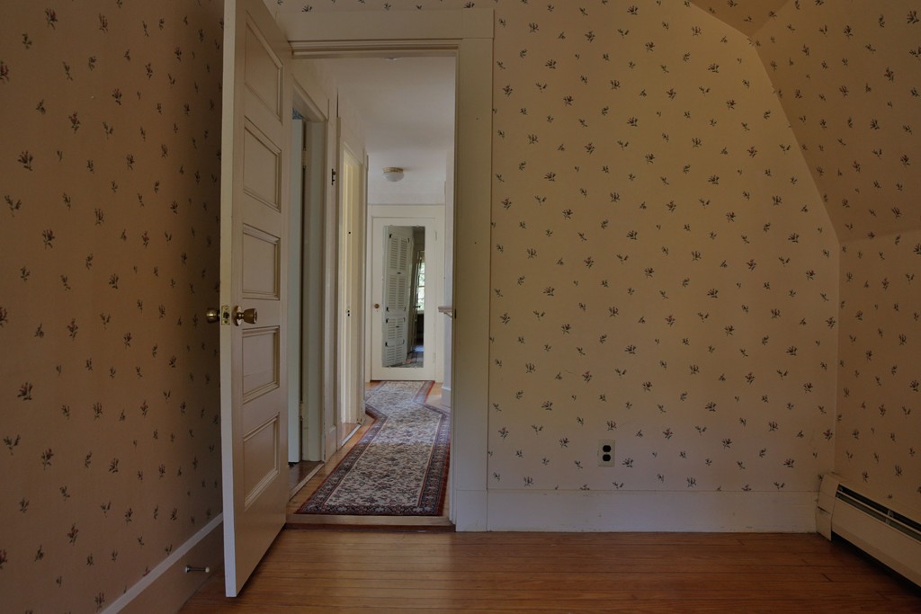 15 Leather Lane Beverly, MA 01915 - Photo 20 of 24 a view of a bathroom