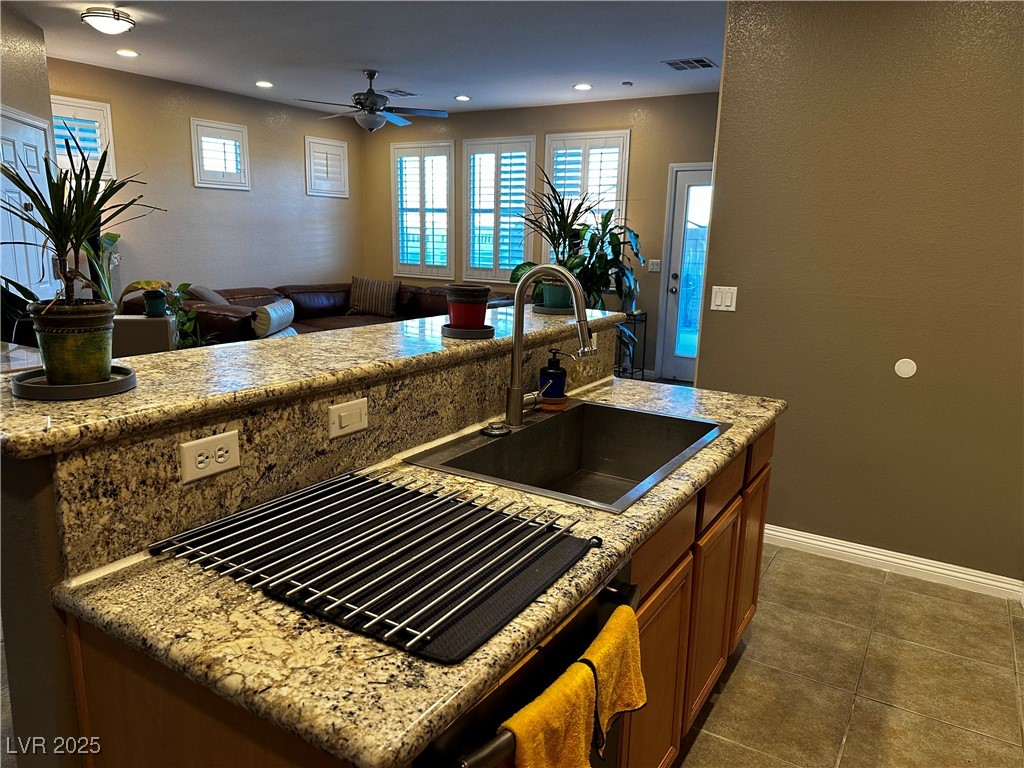 1004 Crescent Falls Street Henderson, NV 89011 - Photo 9 of 23 Photo taken prior to last tenant moving in