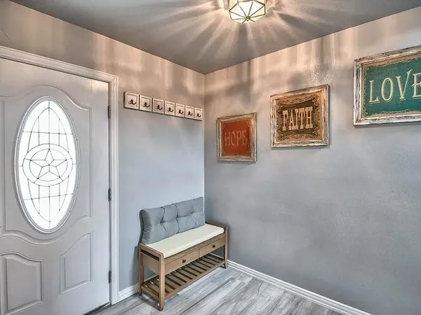 $1,800 | 824 South Blue Quail Court, Granbury, TX 76049