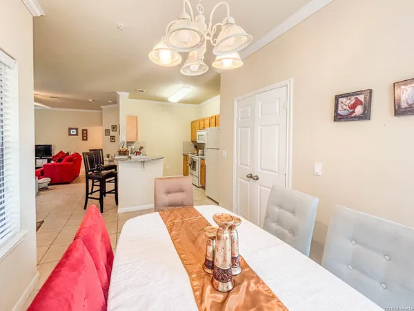 $1,425 | 6160 Eckhert Road, Unit 607, San Antonio, TX 78240