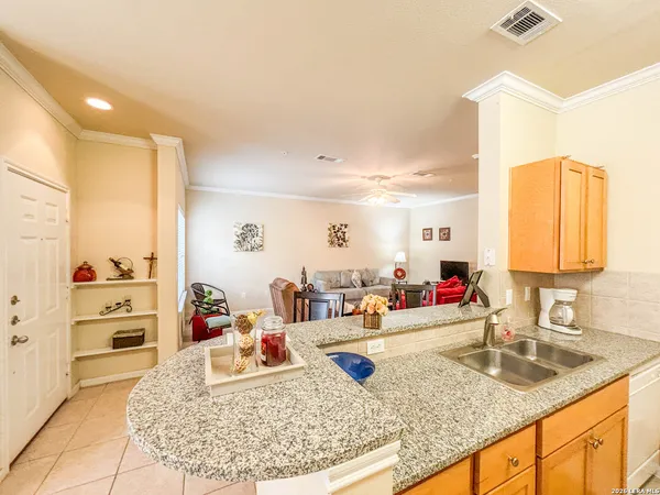$1,425 | 6160 Eckhert Road, Unit 607, San Antonio, TX 78240