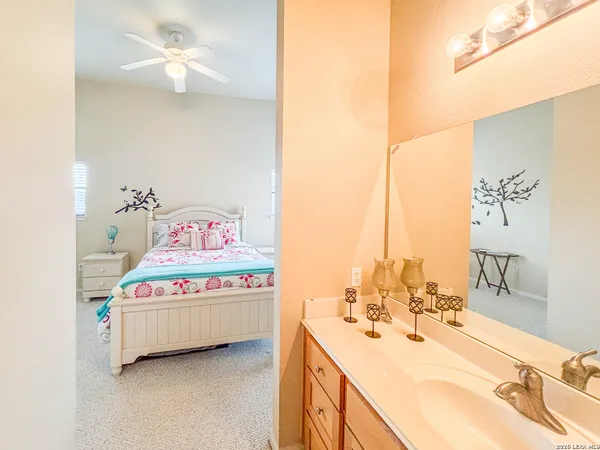 $1,425 | 6160 Eckhert Road, Unit 607, San Antonio, TX 78240