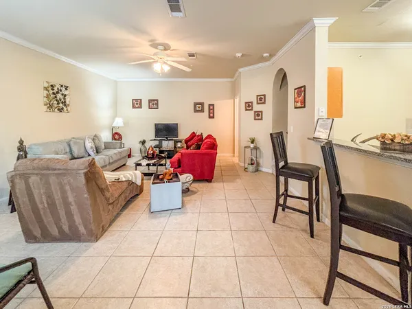 $1,425 | 6160 Eckhert Road, Unit 607, San Antonio, TX 78240