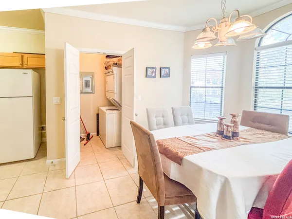 $1,425 | 6160 Eckhert Road, Unit 607, San Antonio, TX 78240