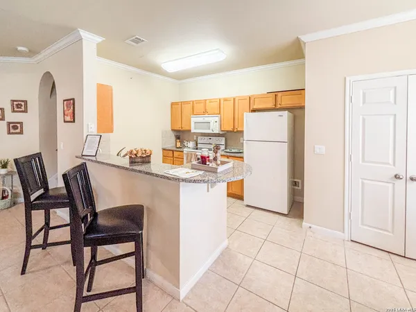 $1,425 | 6160 Eckhert Road, Unit 607, San Antonio, TX 78240