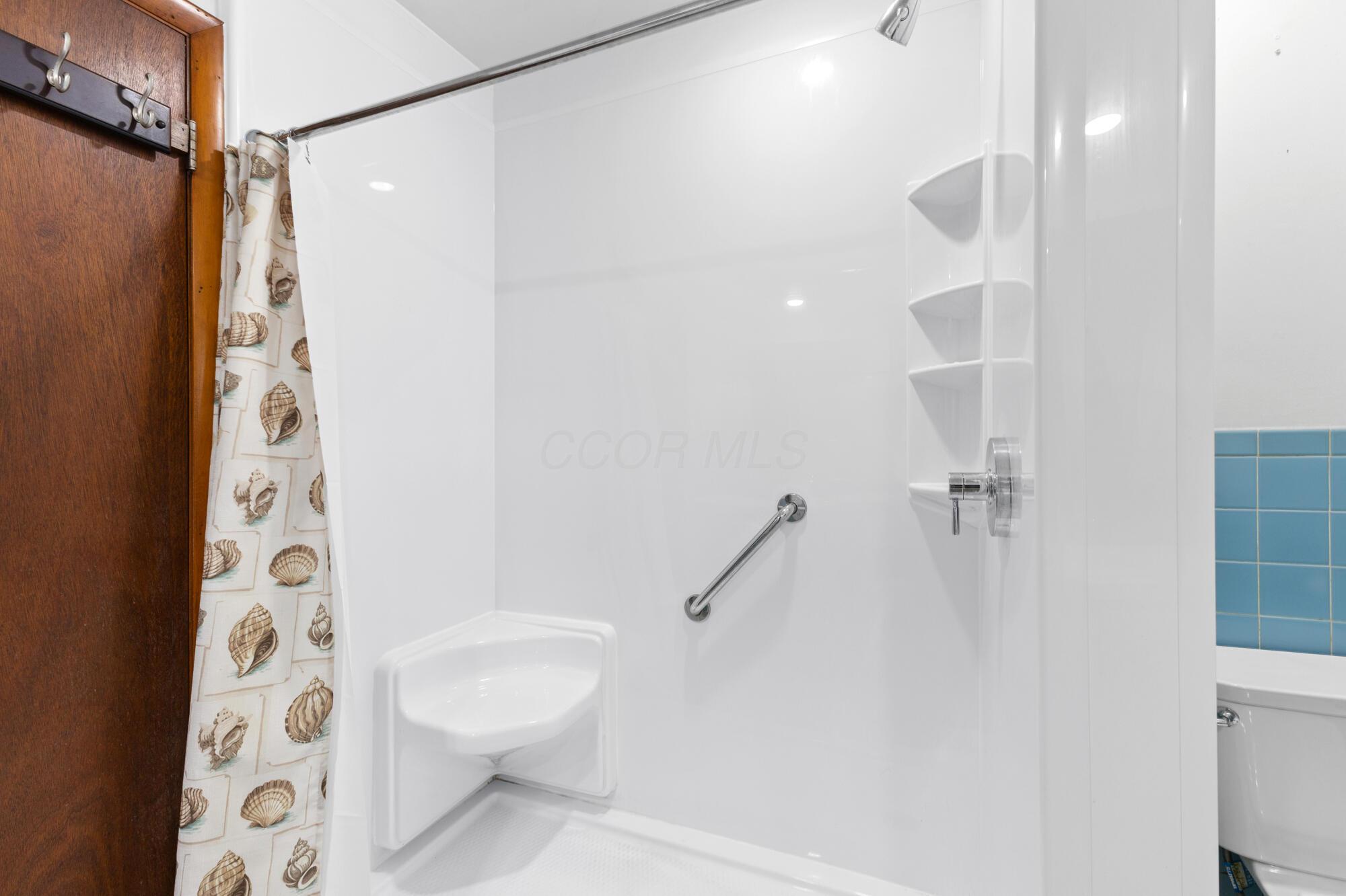 1120 Oakwood Road Marion, OH 43302 - Photo 21 of 57 Shower