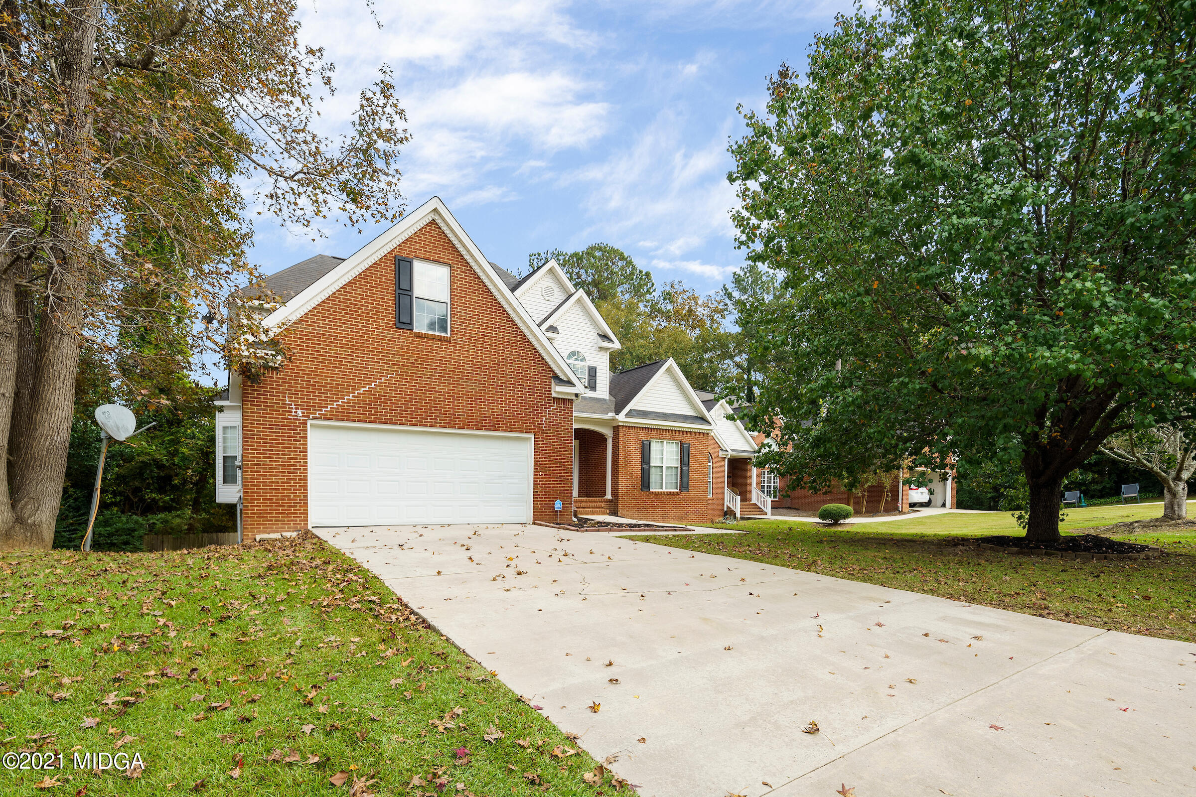633 Lokchapee Ridge Macon, GA 31210 - Photo 2 of 39 211104_633_Lokchapee_Ridge_Macon_0037