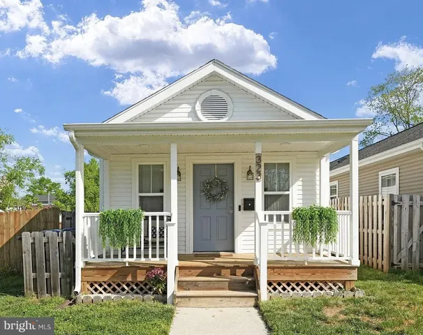 $339,900 | 323 Tyler Street, Fredericksburg, VA 22401