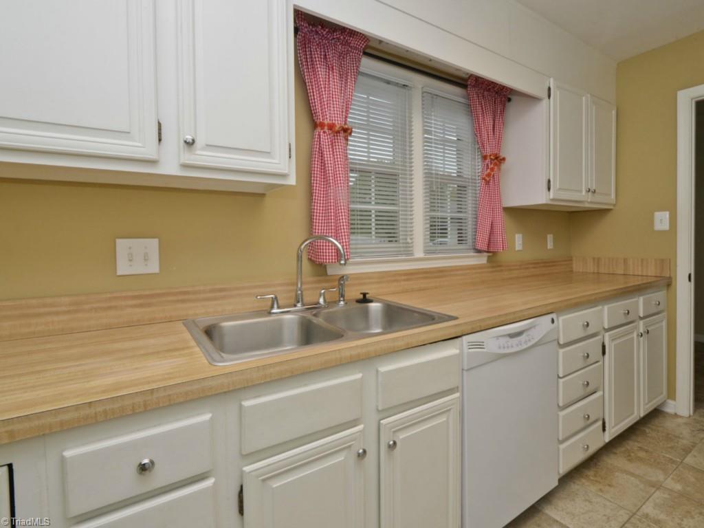 4844 Tower Road, Unit B Greensboro, NC 27410 - Photo 4 of 16 Gallery Image 4