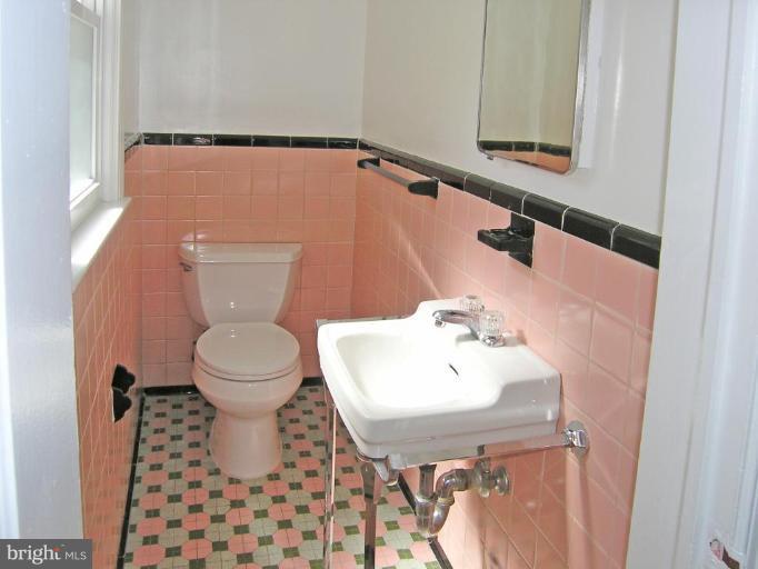 407 Mansfield Road Silver Spring, MD 20910 - Photo 20 of 21 Half Bath 1