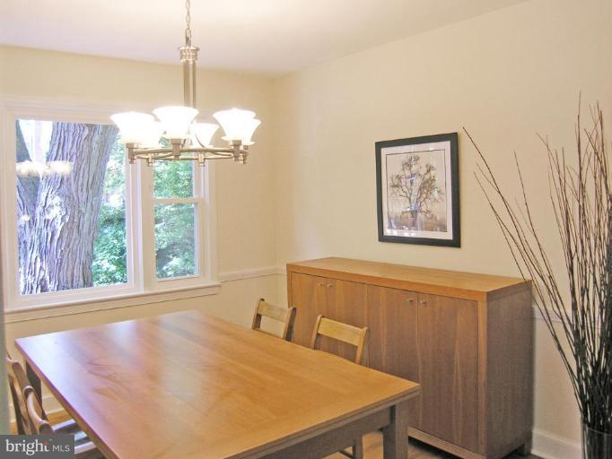 407 Mansfield Road Silver Spring, MD 20910 - Photo 9 of 21 Dining Room