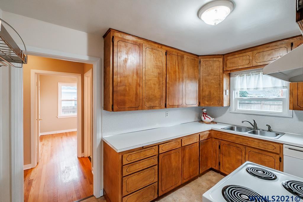 1094 Southwest 14th Avenue Albany, OR 97321 - Photo 11 of 32