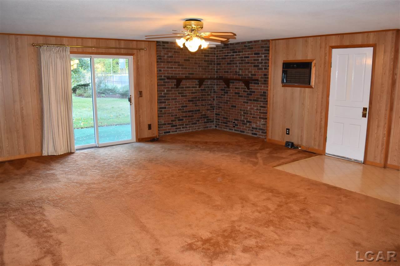 721 Springbrook Avenue Adrian, MI 49221 - Photo 18 of 22 Family Room