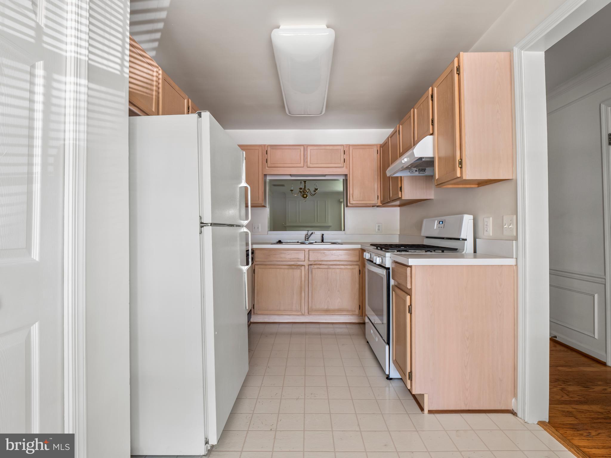 21783 Baldwin Square Sterling, VA 20164 - Photo 7 of 24