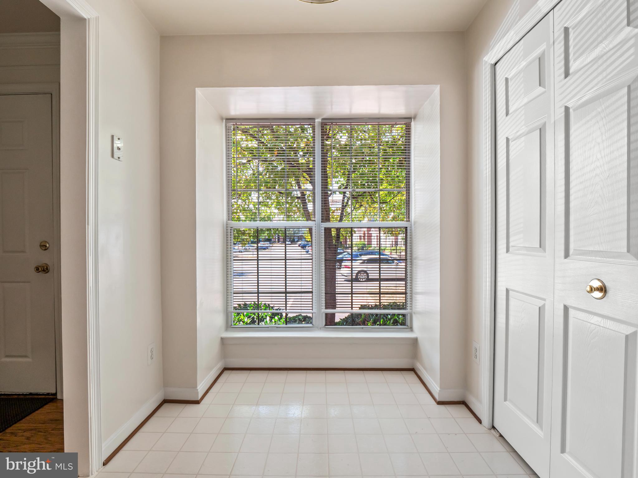 21783 Baldwin Square Sterling, VA 20164 - Photo 9 of 24