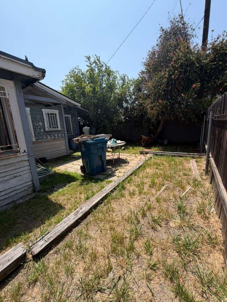309 Alhambra Road Alhambra, CA 91801 - Photo 9 of 10 a outdoor view with a seating space