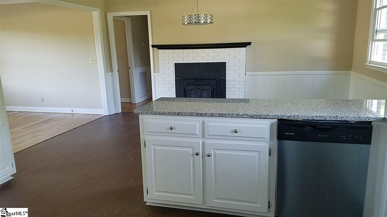 611 West Ridgeway Road Honea Path, SC 29654 - Photo 14 of 30