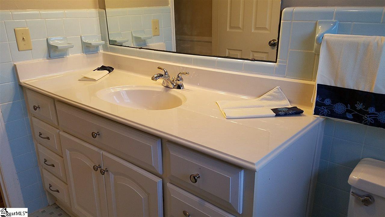 611 West Ridgeway Road Honea Path, SC 29654 - Photo 21 of 30