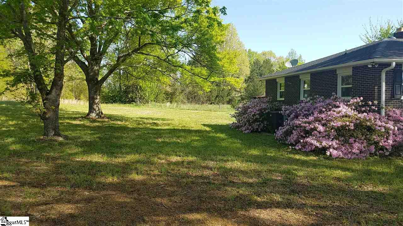 611 West Ridgeway Road Honea Path, SC 29654 - Photo 9 of 30