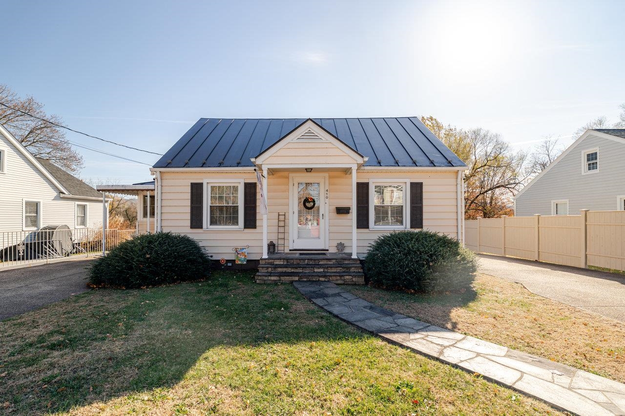 410 East Rockingham Street Elkton, VA 22827 - Photo 1 of 59 Gallery Image 1