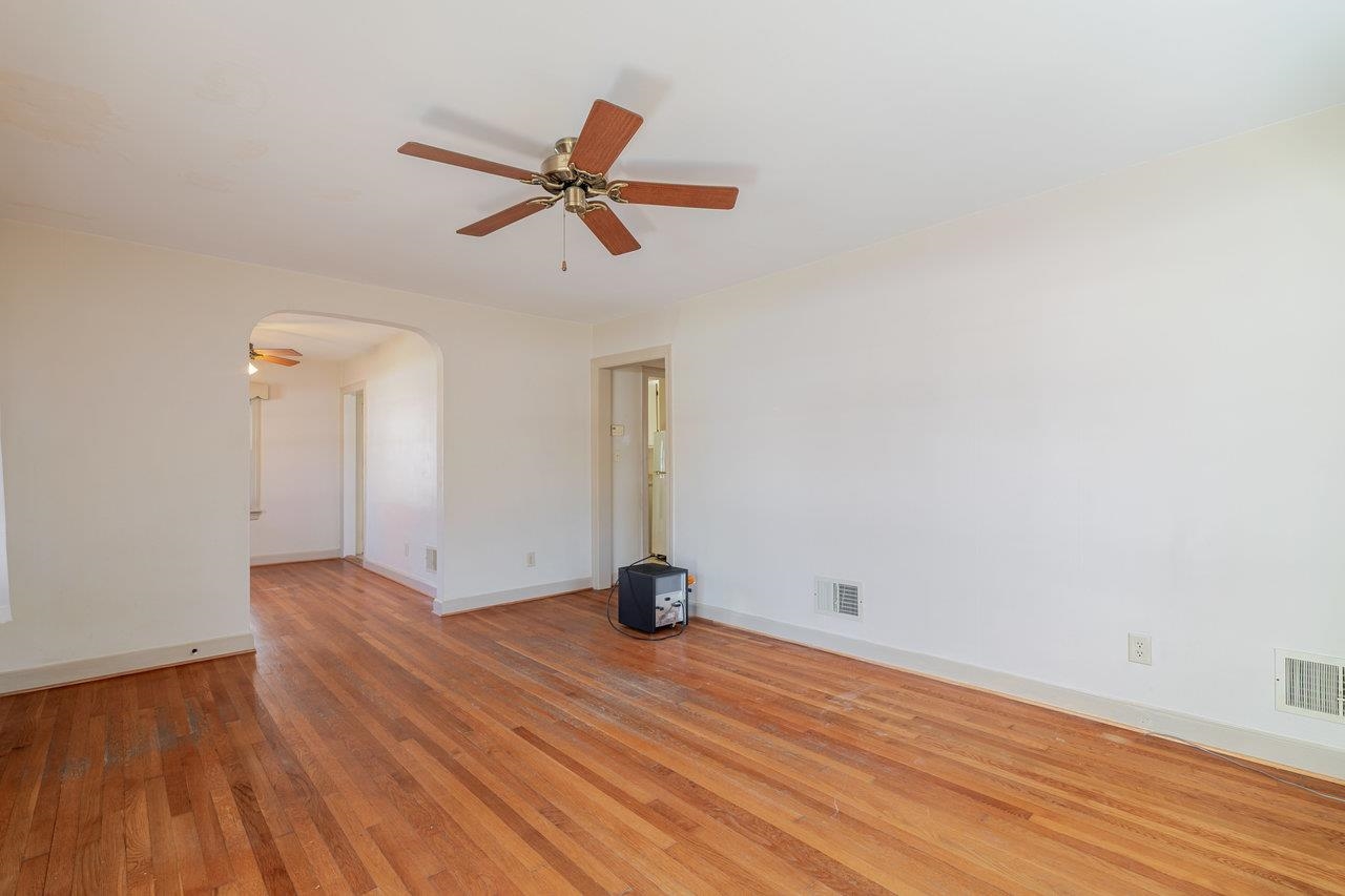 410 East Rockingham Street Elkton, VA 22827 - Photo 8 of 59 Gallery Image 8