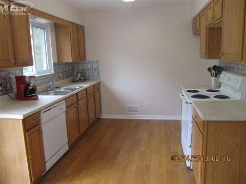 6258 Flushing Road Flushing, MI 48433 - Photo 6 of 17 20356818-5.JPG