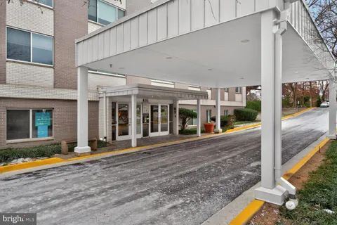 $395,000 | 8315 North Brook Lane, Unit 1107, Bethesda, MD 20814