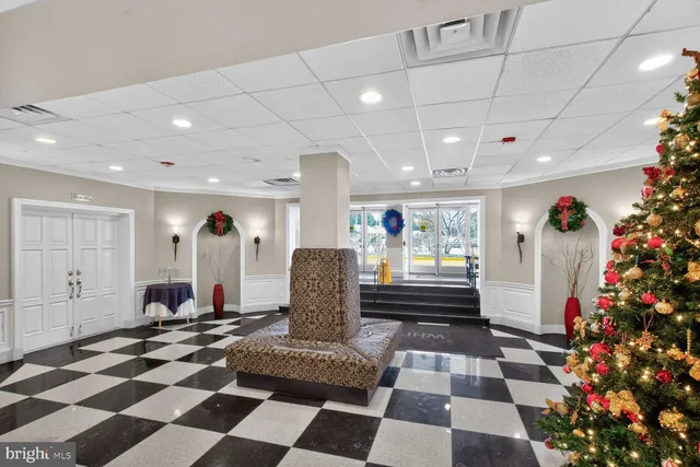 $395,000 | 8315 North Brook Lane, Unit 1107, Bethesda, MD 20814