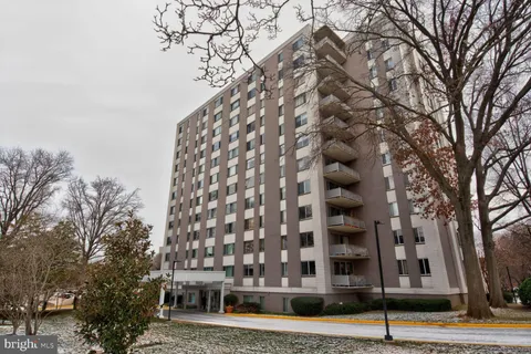 $395,000 | 8315 North Brook Lane, Unit 1107, Bethesda, MD 20814
