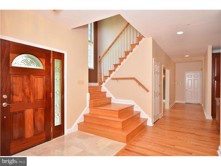 1265-2 Cedar Grove Road Media, PA 19063 - Photo 3 of 25 Foyer