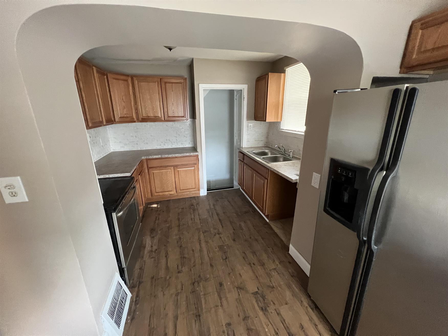 8269 Rivard Avenue Warren, MI 48089 - Photo 2 of 11 8269 Rivard - 01