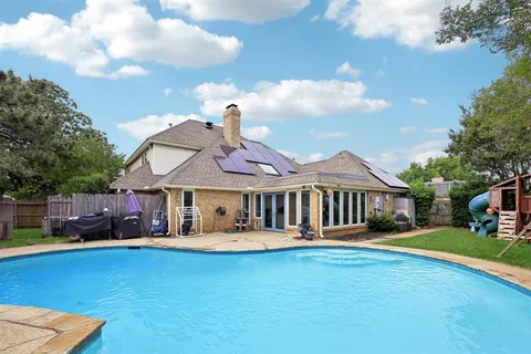 $469,900 | 3710 Falcon Lake Drive, Arlington, TX 76016
