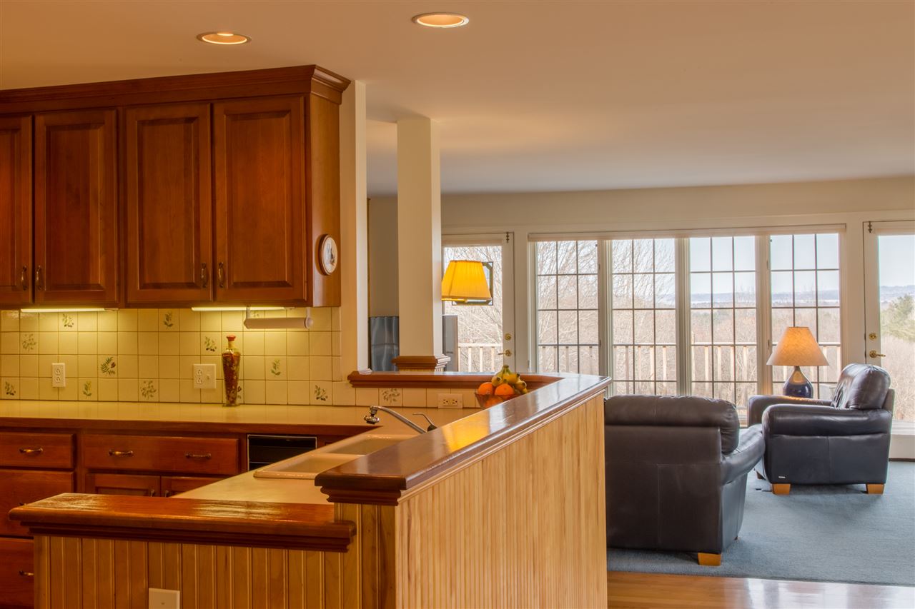 332 Ridgefield Road Shelburne, VT 05482 - Photo 11 of 40 Gallery Image 11