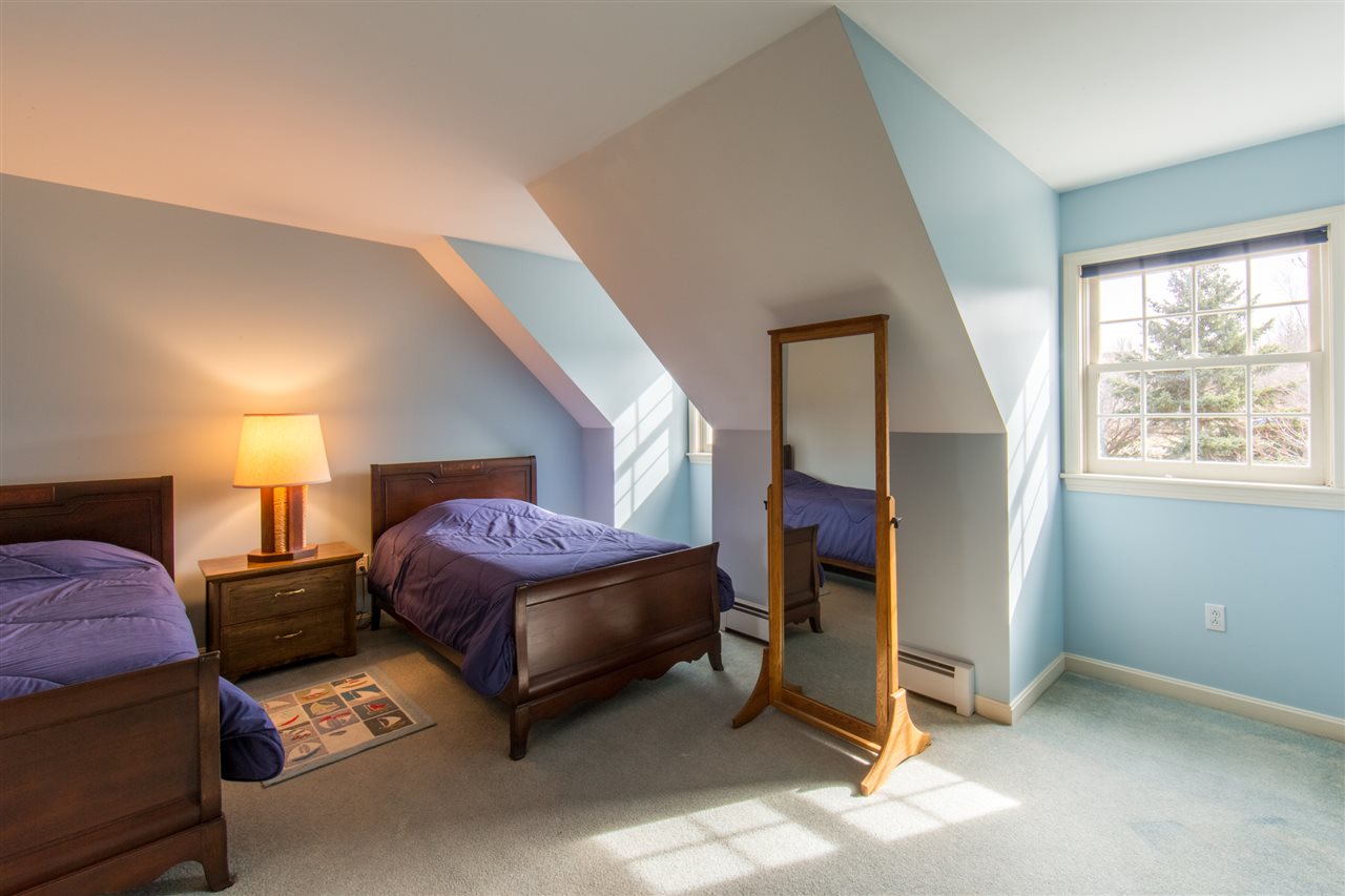 332 Ridgefield Road Shelburne, VT 05482 - Photo 23 of 40 Gallery Image 23