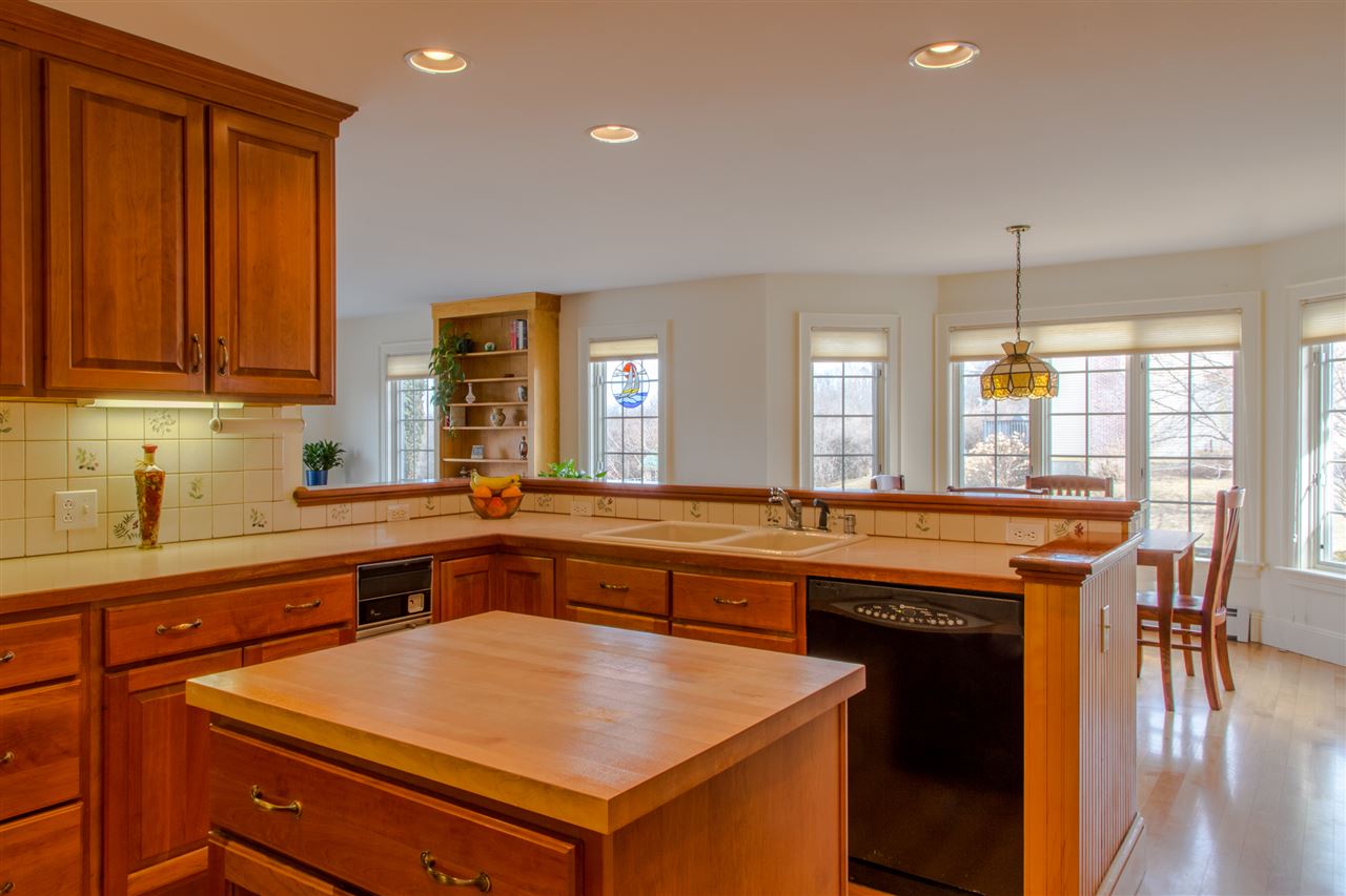 332 Ridgefield Road Shelburne, VT 05482 - Photo 8 of 40 Gallery Image 8