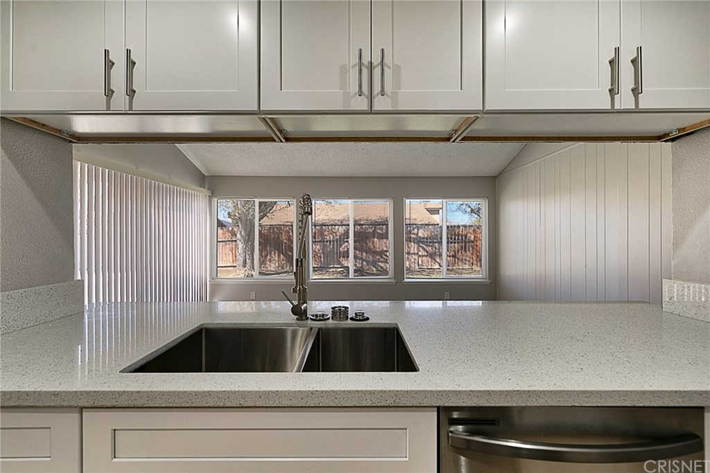 44239 Watford Avenue Lancaster, CA 93535 - Photo 15 of 47