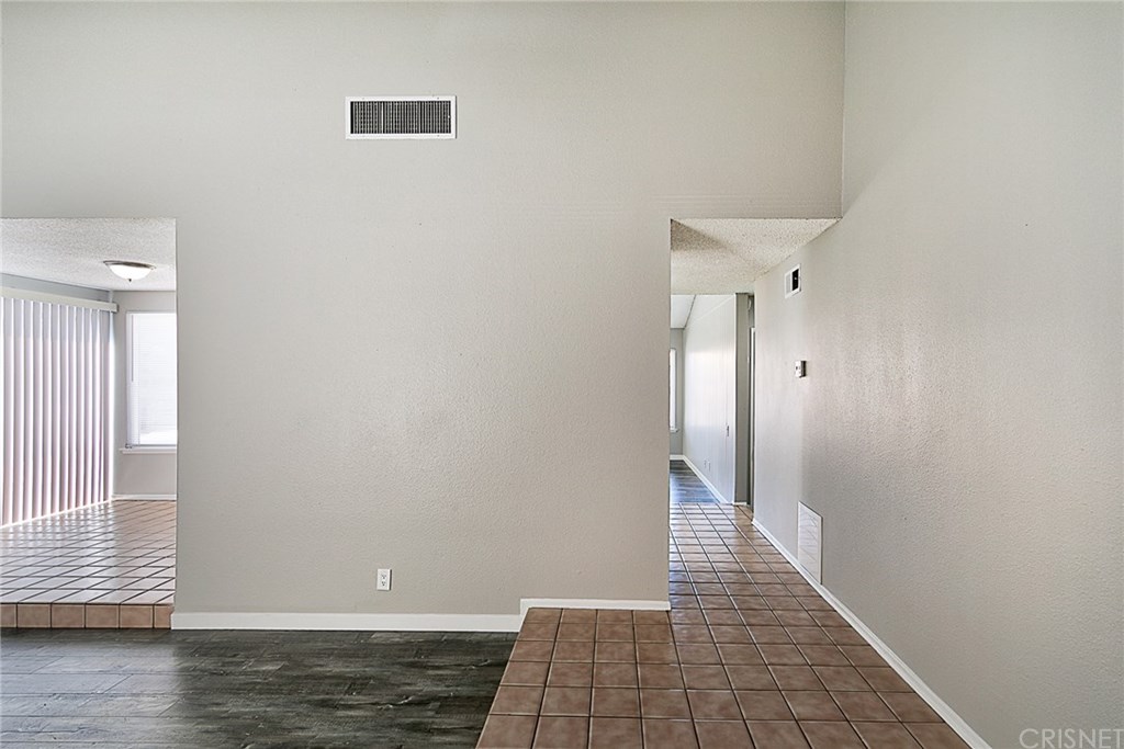 44239 Watford Avenue Lancaster, CA 93535 - Photo 5 of 47