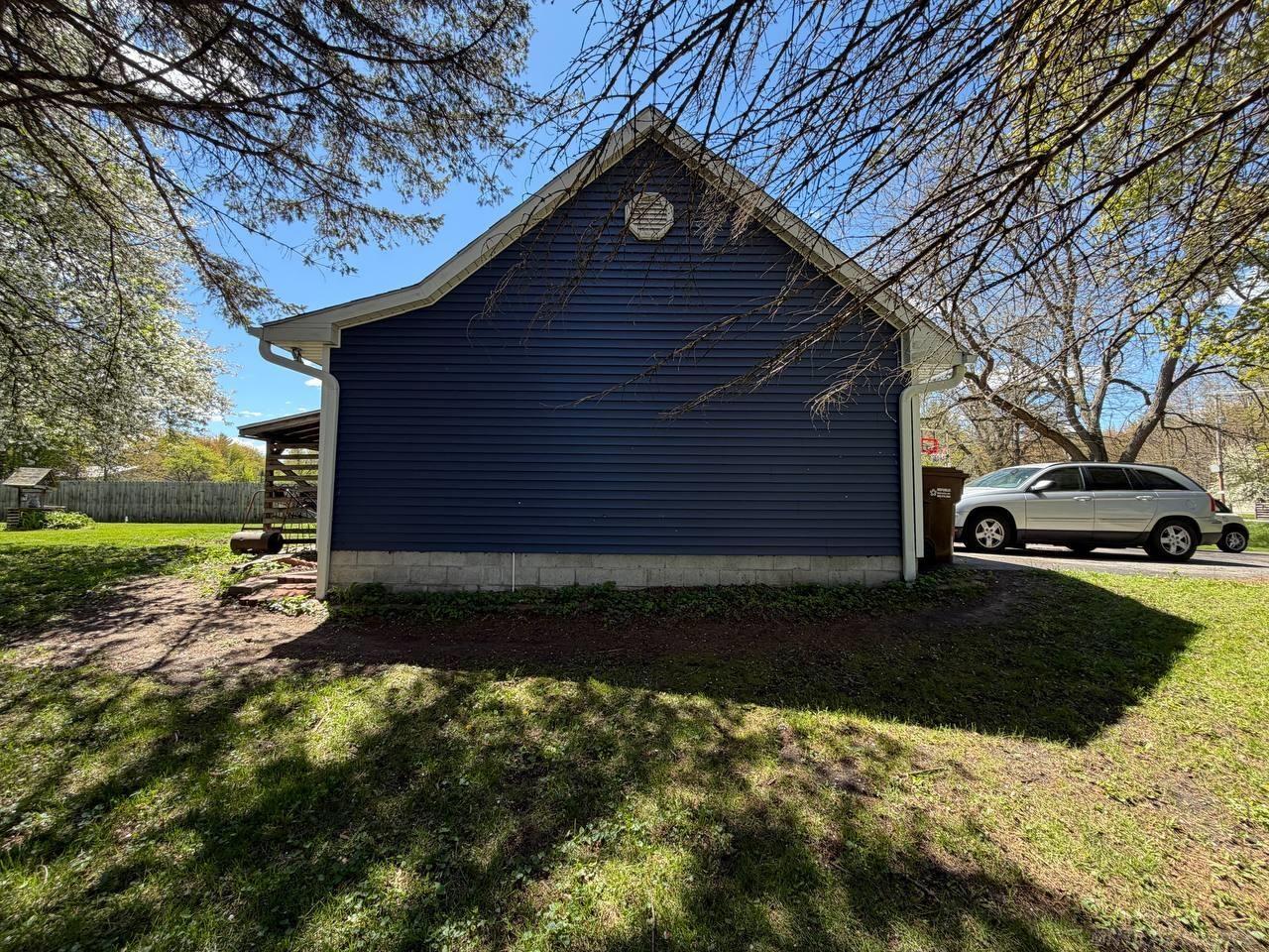 2206 North 5 Mile Road Midland, MI 48642 - Photo 9 of 26