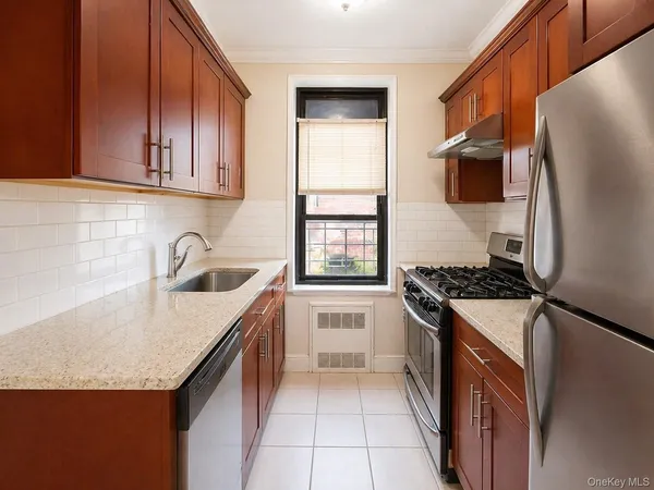 $299,999 | 150-29 72nd Road, Unit 3A | Kew Gardens Hills
