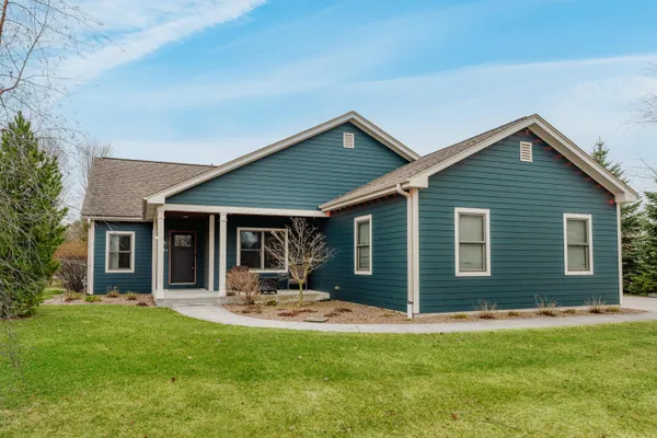 $529,900 | 1841 Kissel Drive, Hartford, WI 53027